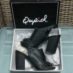 NFSD52023 Qupid Lake Stud Embellished Peep Toe Heels Sz 8.5